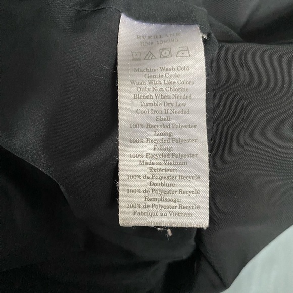 Everlane Black Essential Puffer Jacket
Size Medium - Picture 10 of 12